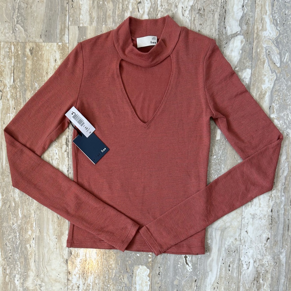 Wilfred Free Long Sleeved Sara T-Shirt in Canyon Rose Size. Reposa Jersey Knit.